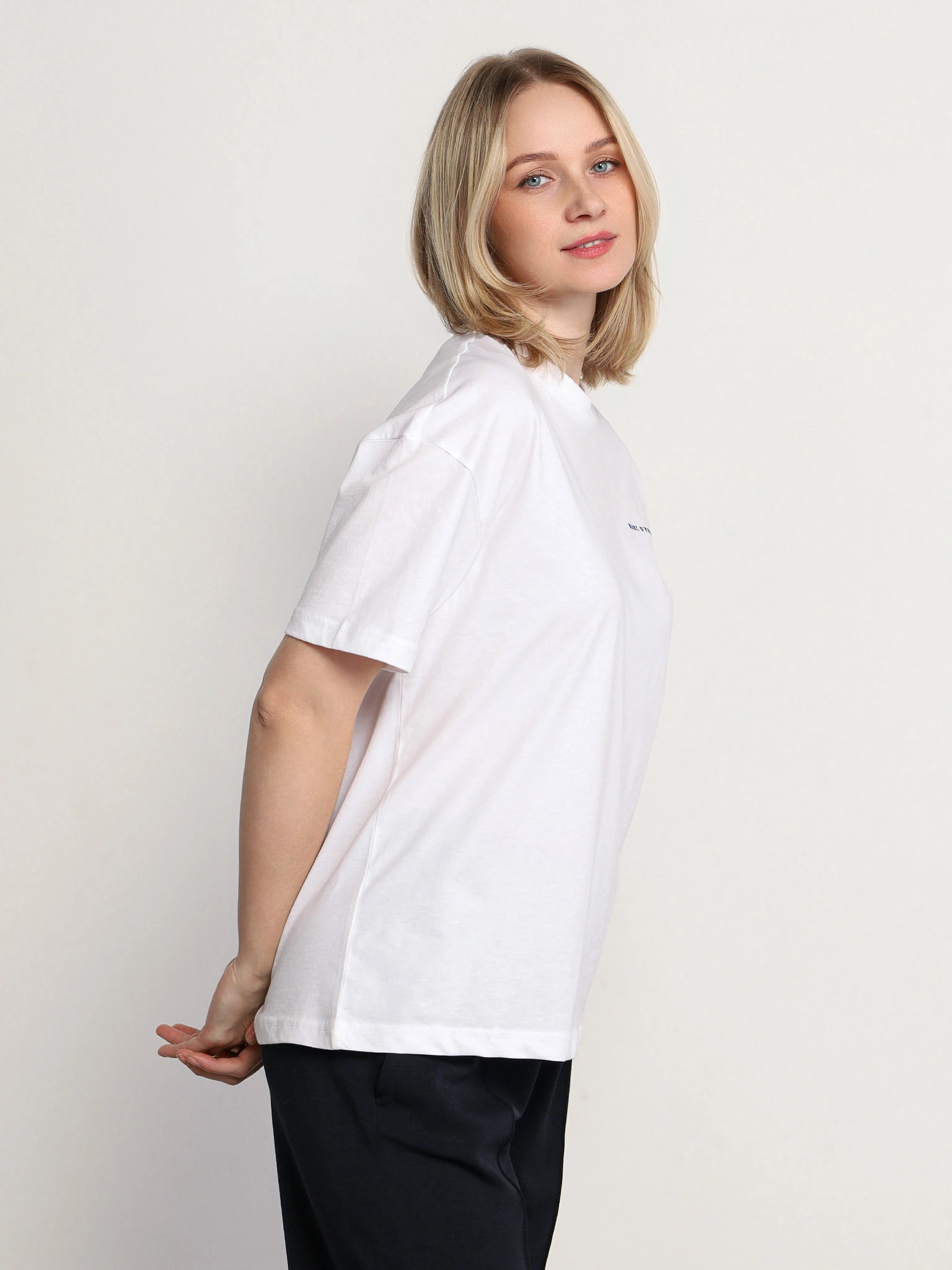 Футболка белого цвета из хлопка 